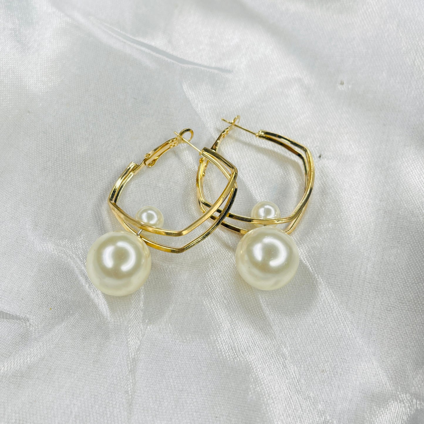 Casual Earring with pearl