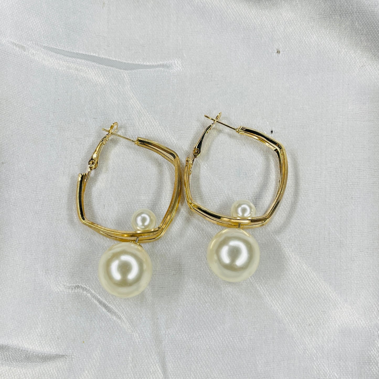 Casual Earring with pearl