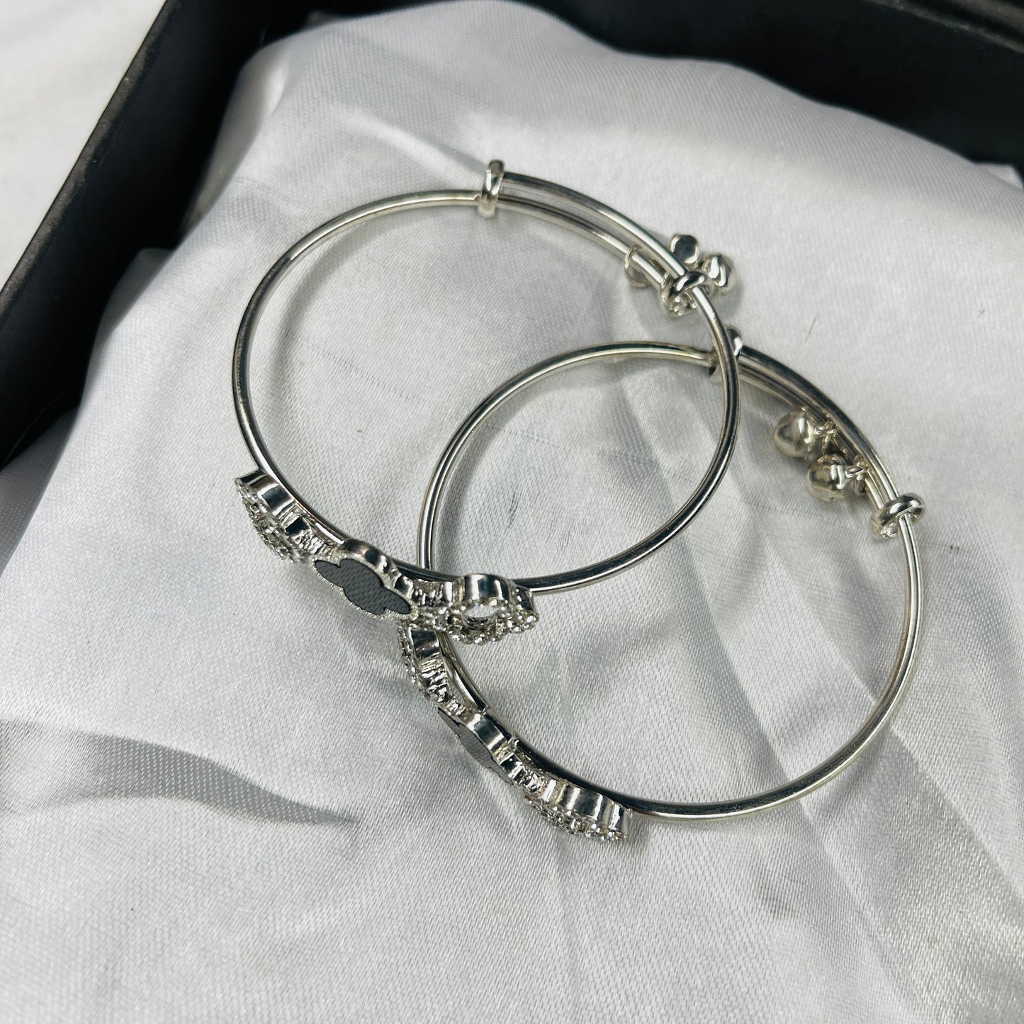 Heartfelt Stylish Bangles Pair